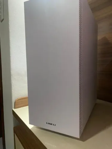 Gabinete Gamer Lian Li Lancool 205 White