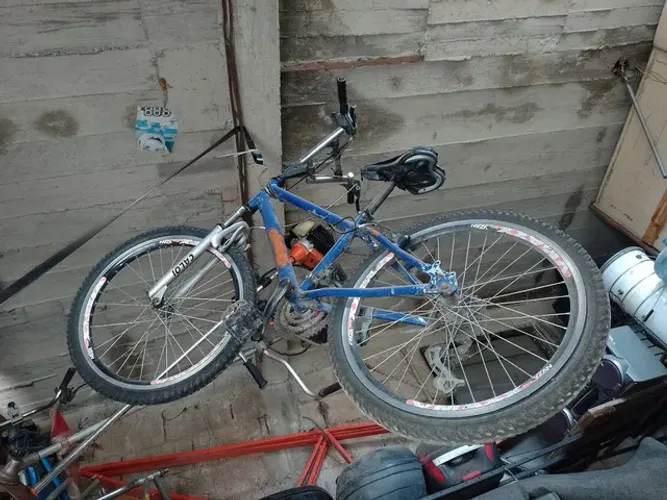 Bicicleta de alumínio aro 24 quadro escorrido