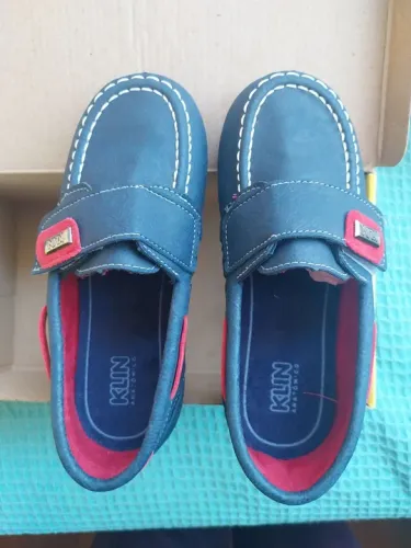 Sapatos. 50 reais cada um. Preco individuais