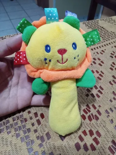 Chocalho em pelúcia leão 