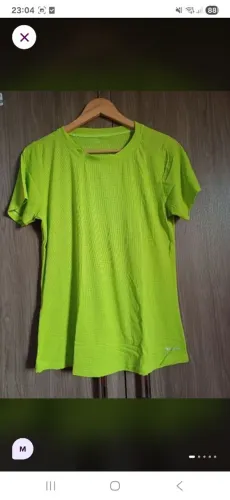 Camiseta feminina às 3 por