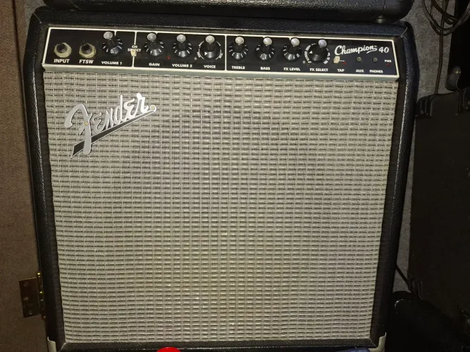 Amplificador Fender Champion 40 