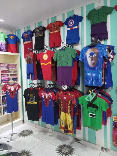 A Loja localizado na Piratini Alvorada.Fantasias infantis de heróis - e Vestidos Temáticos