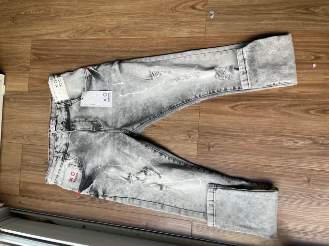Calça Jogador Cinza Clara Com Rasgos