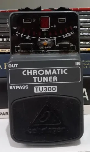 Afinador Cromático Behringer TU300