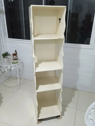 Estante branca sol e lua