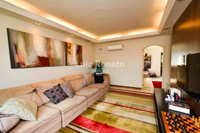 Casa á venda no bairro Sagrada Família