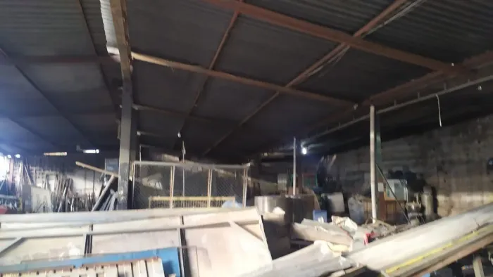 Excelente Galpão na Av. Bernardo Vasconcelos