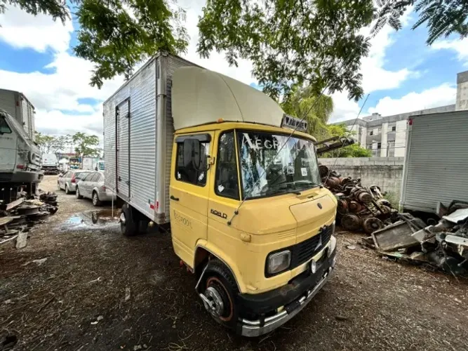 sucata mercedes benz L 608 D 1986 amarela (retirada de peças)