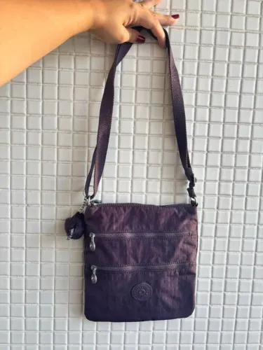bolsa kipling roxa modelo keiko