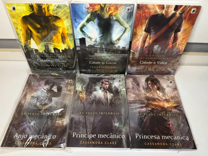 Coleção Completa - Cassandra Clare (6 livros) - Instrumentos Mortais + Peças Infernais