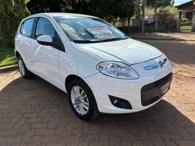 Fiat Palio Essence 2014/2015