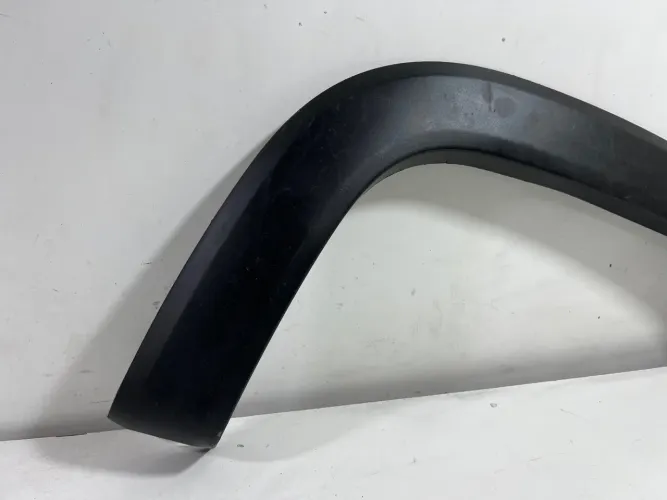 Moldura lateral traseira esquerda Fiat strada 2020 a 2025