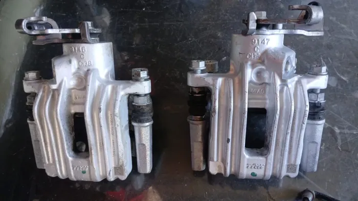 Par De pinça Traseira Com Conduíte De Freios Volkswagen T-Cross Virtus Polo Original 