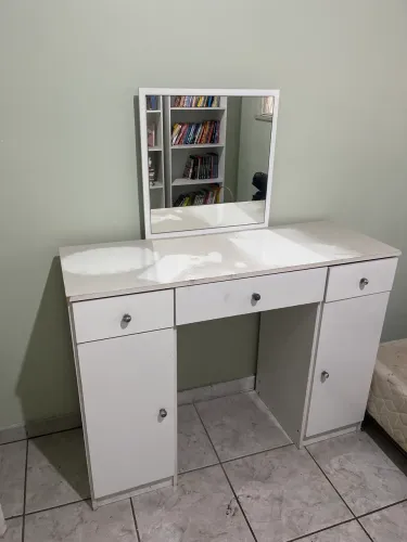 Penteadeira/Escrivaninha 2 portas e 3 gavetas