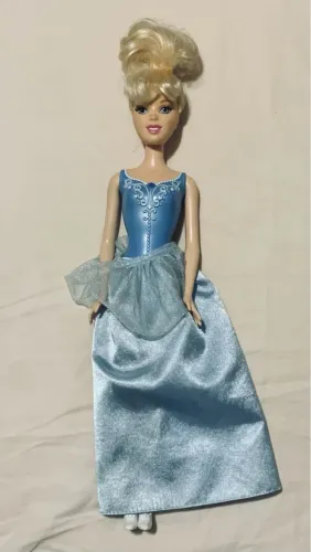 Boneca Cinderela Clássica