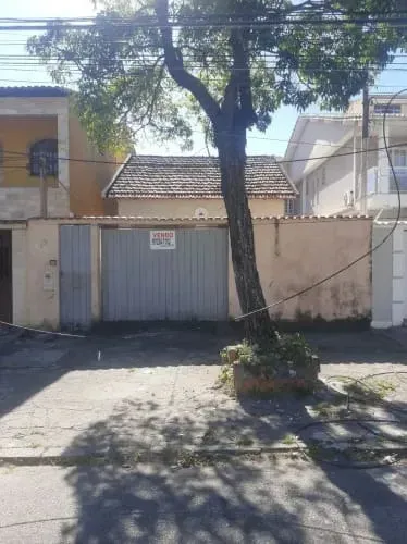ALUGA -SE CASA EM CONDOMÍNIO FECHADO NA PENHA