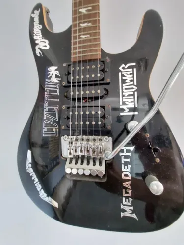 Guitarra Elétrica, marca Tagima Menphis Plus.