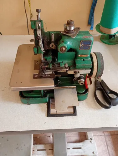 ? Máquina de Costura Industrial Brother - à venda! ?