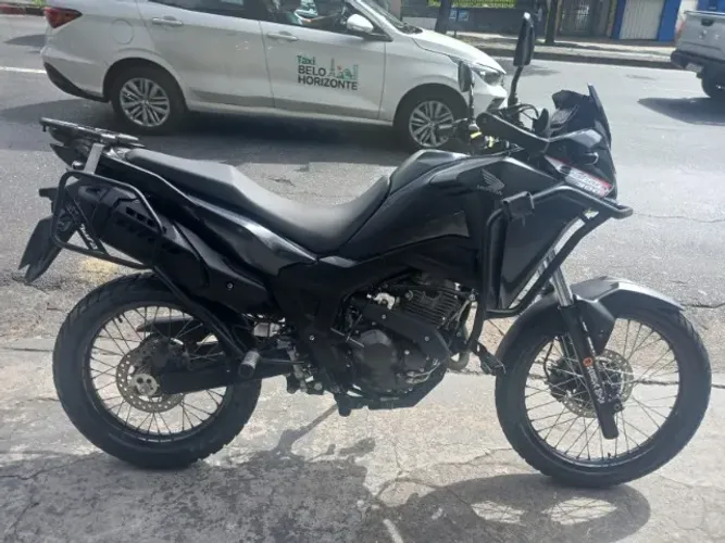 HONDA XRE 300 SAHARA 2025/2026 COM ACESSORIO