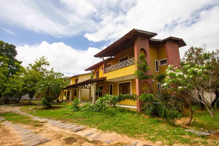 Casa comercial com 8 suítes e 2225 m² na Sabiaguaba