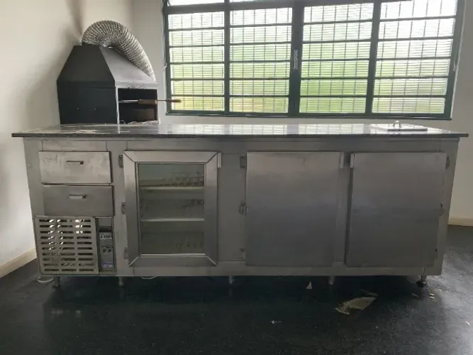 Balcão Refrigerado e Congelado 3 Portas + Expositor - Granito