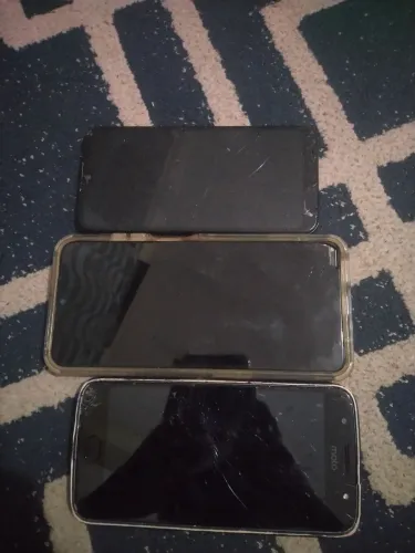 Vendo três celulares com defeito 