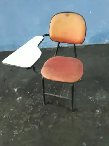 cadeira universitária para escola com prancheta