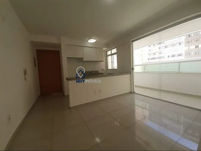Apartamento 1 quarto no Centro (fundo) com varanda e 1 vaga