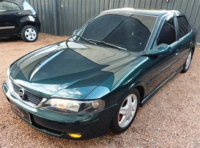 Chevrolet Vectra CD 2.2 16V / 2.0 16V Mec./aut. 2001