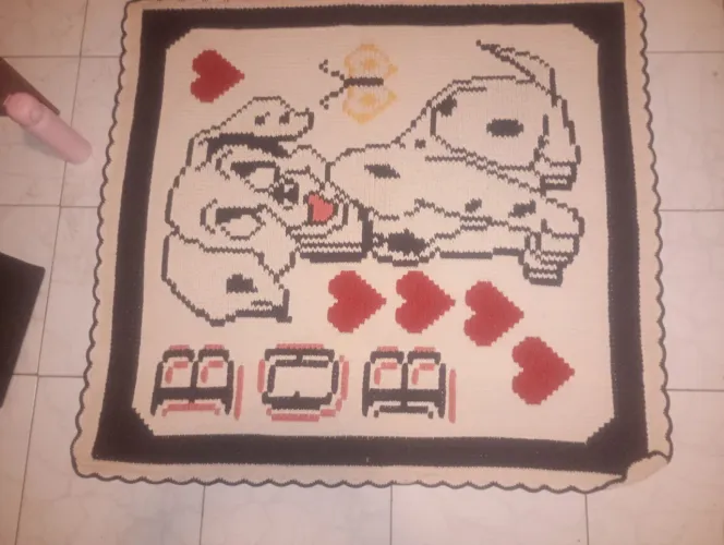 Tapete de crochê 1m X 0,80cm Cachorro Bob E corações