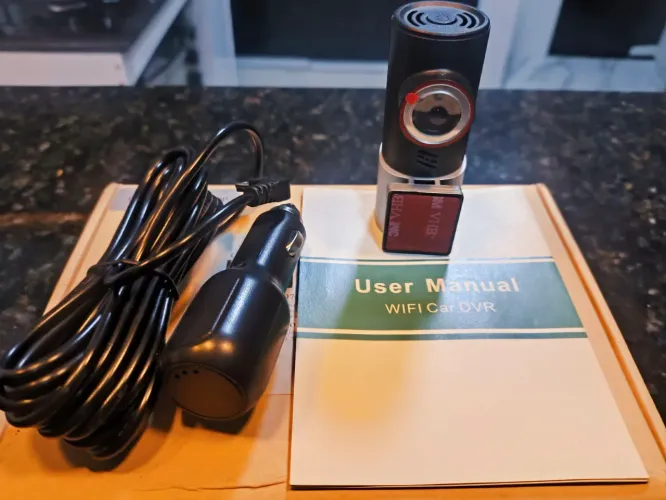 Câmera Veicular Dash Cam Wi-Fi Full HD 1080p DVR Completa na Caixa