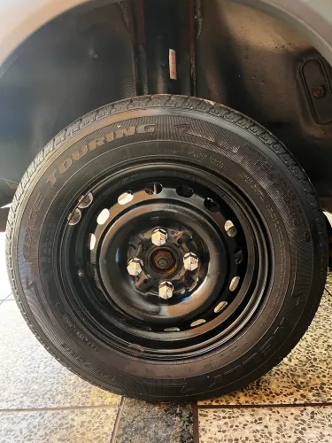Rodas aro 13 fiat com pneus