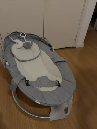 Cadeira de Descanso e Balanço para Bebê Maxi Baby com Música, Mosquiteiro e Control