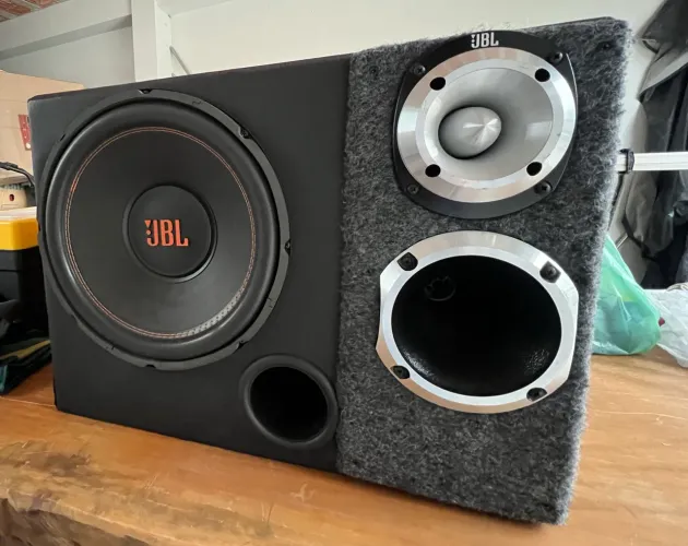 Caixa de som jbl, tril