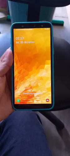 Smartphone Galaxy j8 novo 