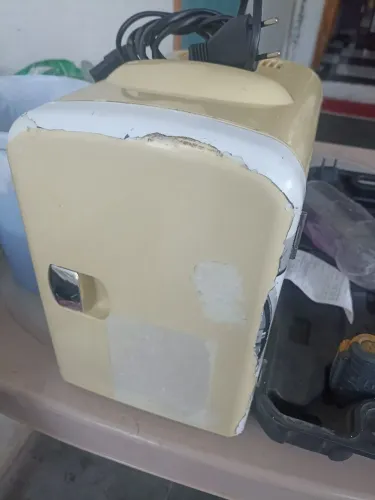 Mini refrigerador 28cm A por 26cm C e 19cm L 