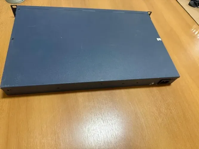 Switch Scati SL-SW0326 PoE 10/100 24 Portas Fast Ethernet (SL-SW0326) - Seminovo