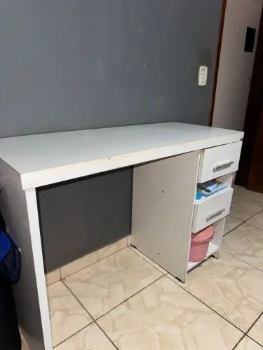 ?VENDO MESINHA DE ESTUDOS?