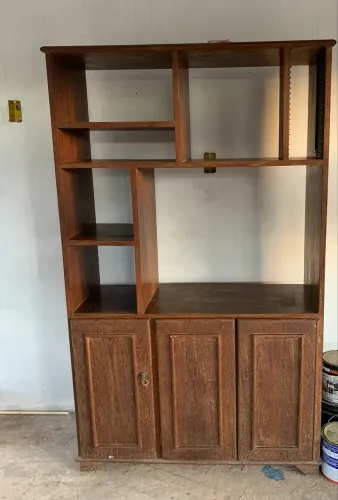 Vende-se estante