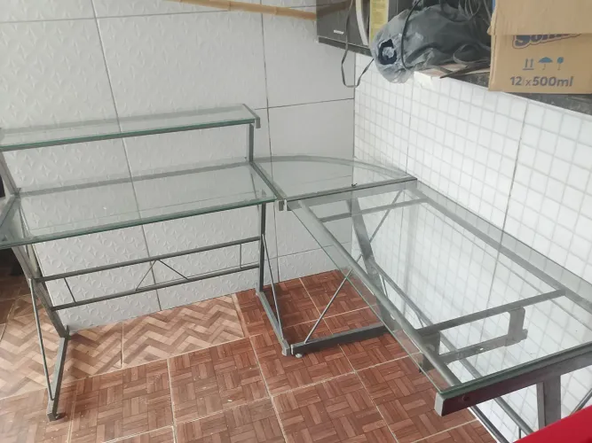 Mesa de Vidro para computador ou outro uso.