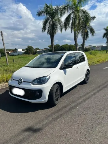 Volkswagen Up! High 1.0 TSI Total Flex 12V 5P 2017