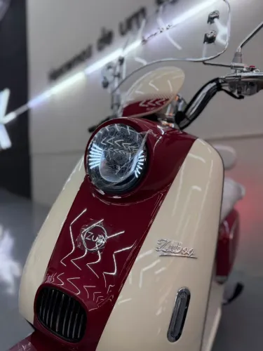 Moto elétrica zub paris