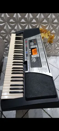 Teclado Yamaha PSR 350 já progamado ritmos atuais