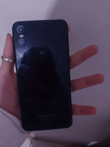 MOTOROLA ONE