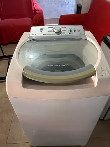Máquina de lavar roupa com defeito