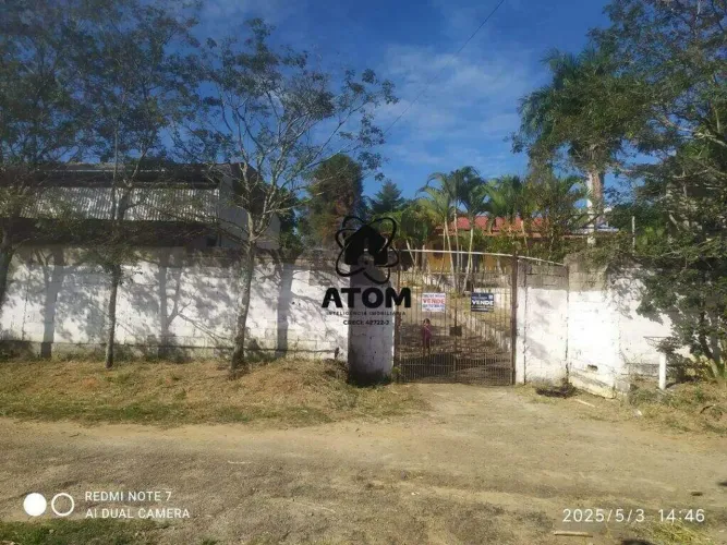 Chácara com 2 casas e 1 Comercio à venda em Taubaté.