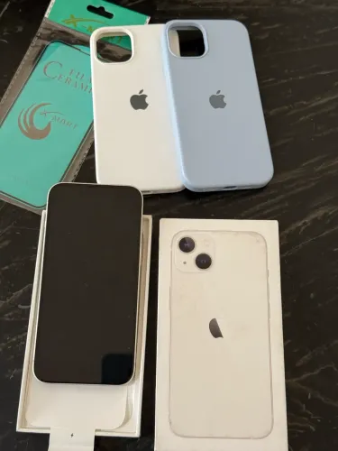 iPhone 13Normal 128 gigas 84% de bateria.