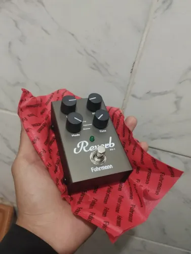 Pedal Reverb novíssimo