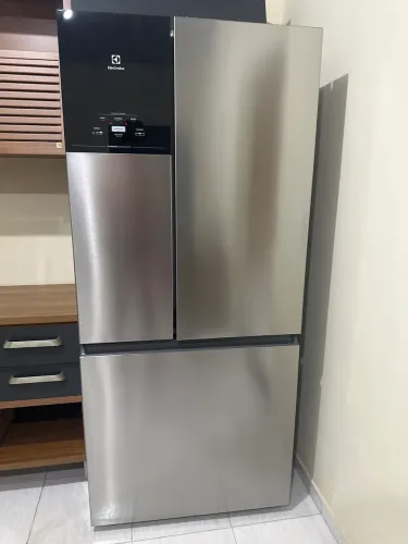 Vendo geladeira eletrolux 590 litros
